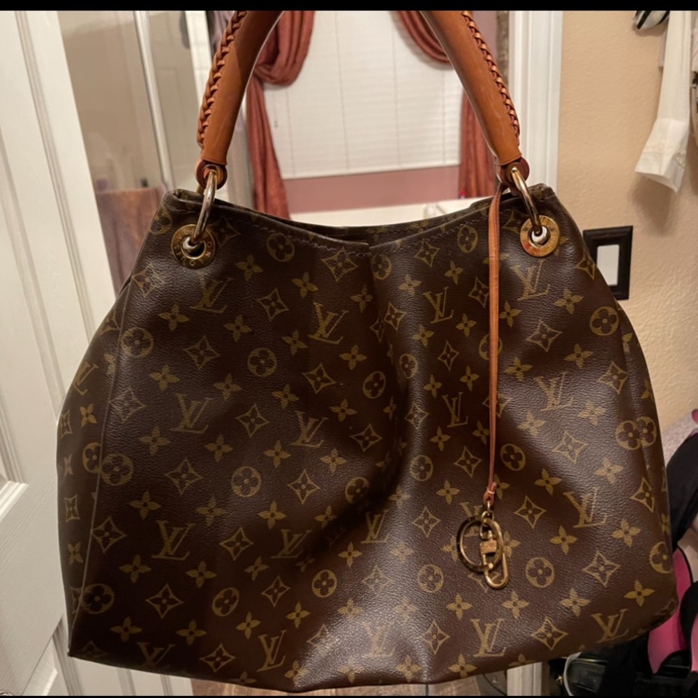 Authentic Louis Vuitton Artsy